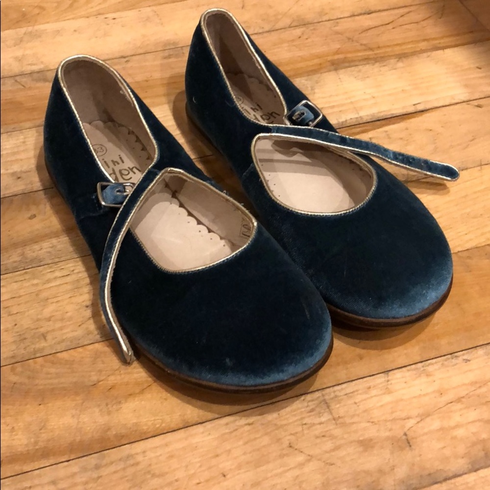 Dress shoes